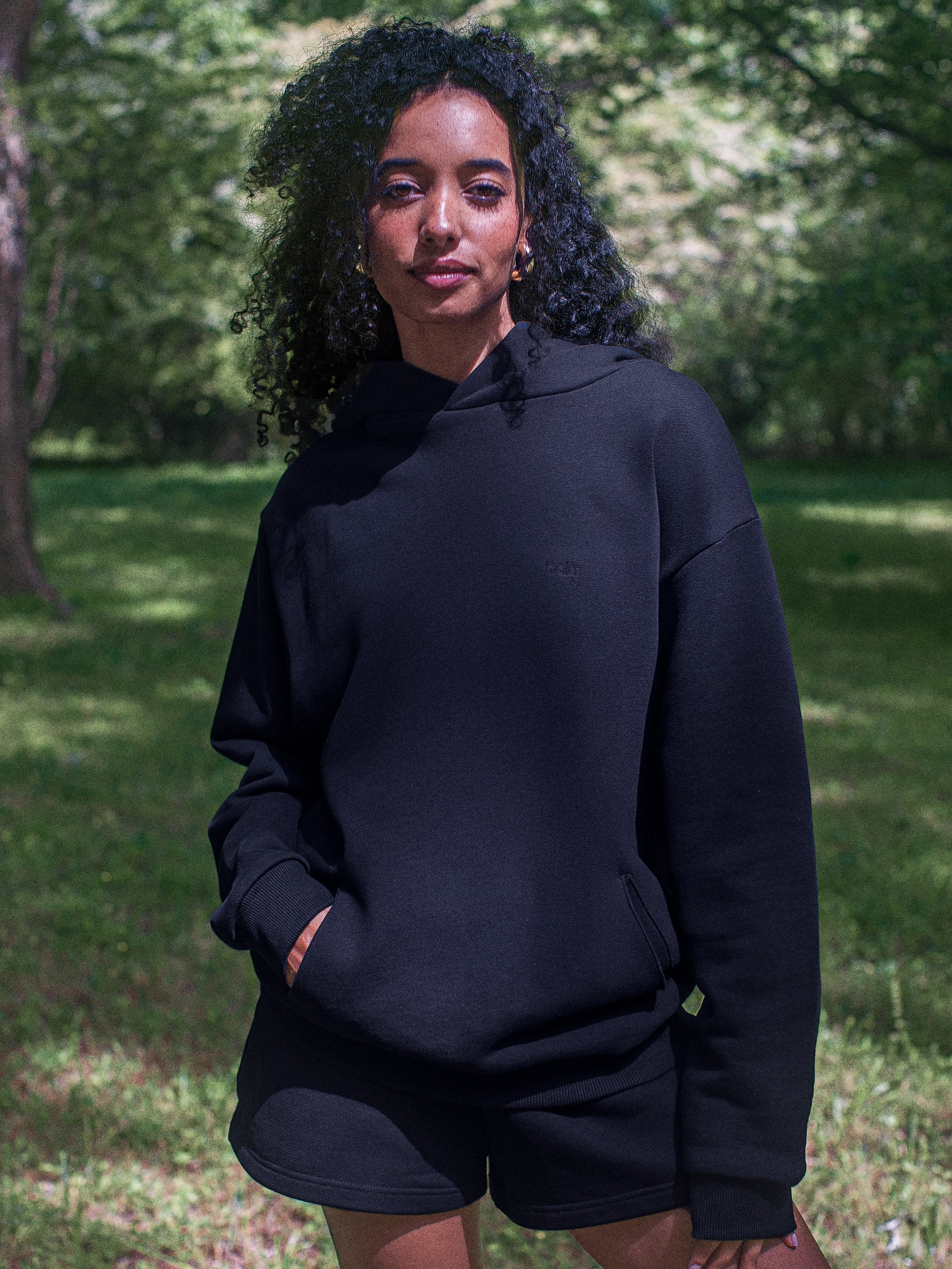 WOMEN'S OBSIDIAN HOODIE