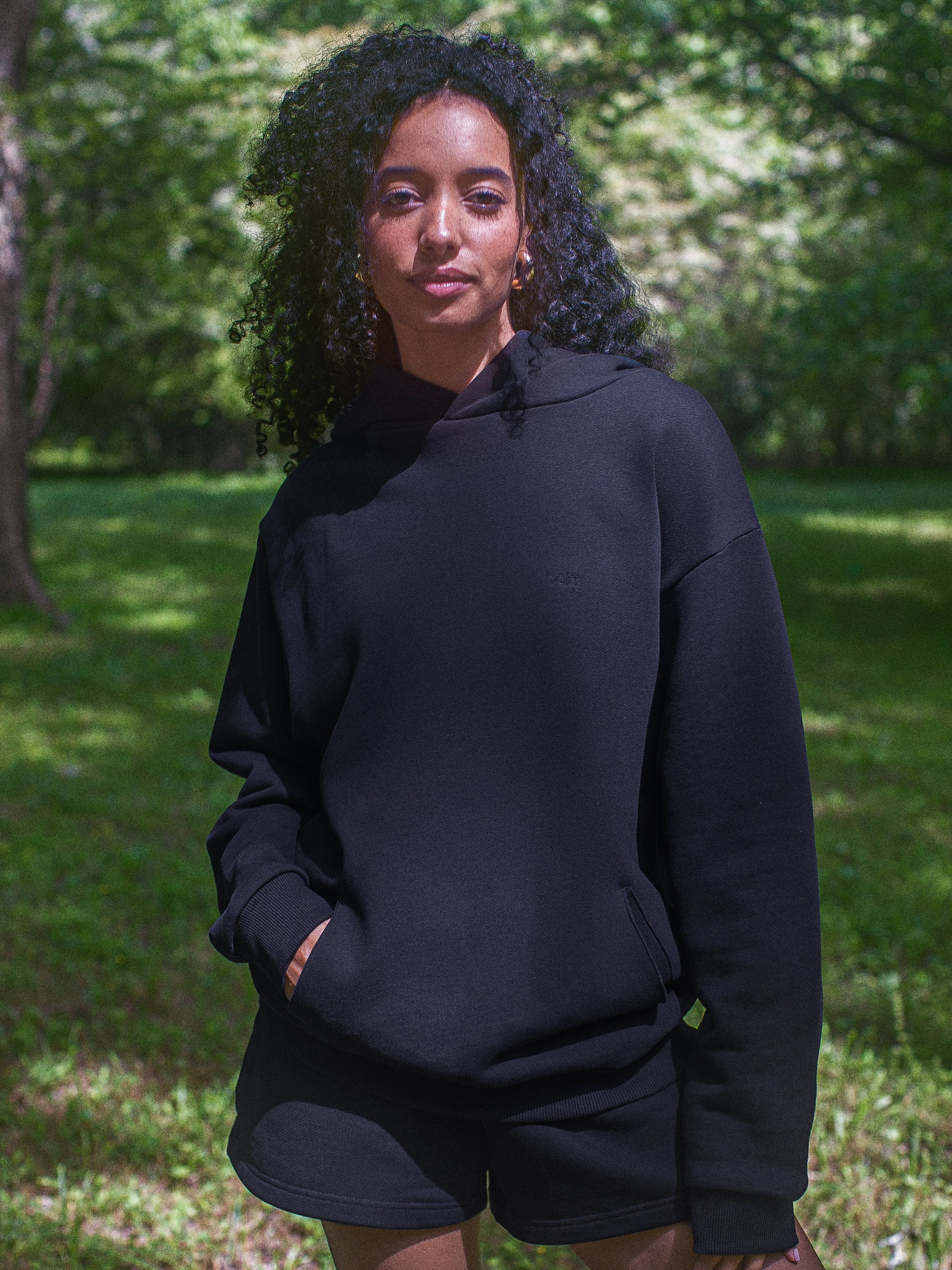 WOMEN'S OBSIDIAN HOODIE