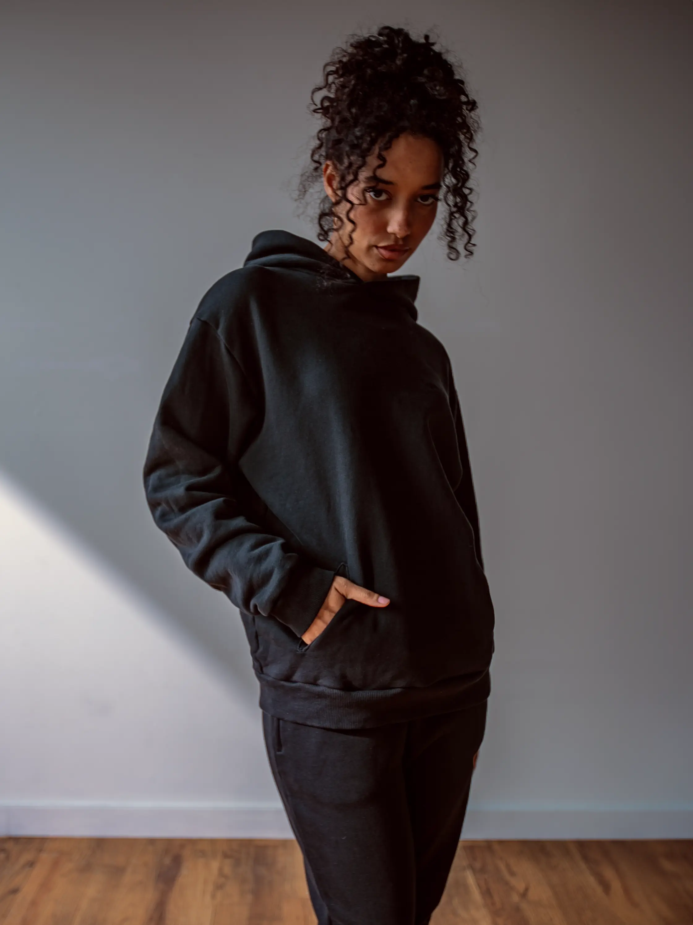 WOMENS OBSIDIAN HOODIE