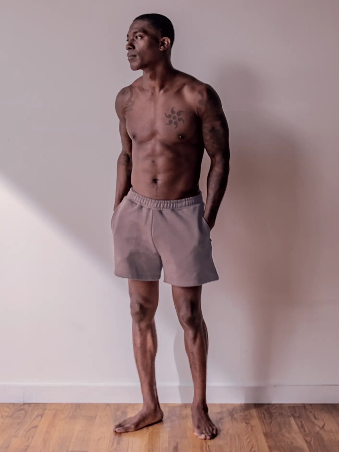 MENS MOCHA 4" SHORTS