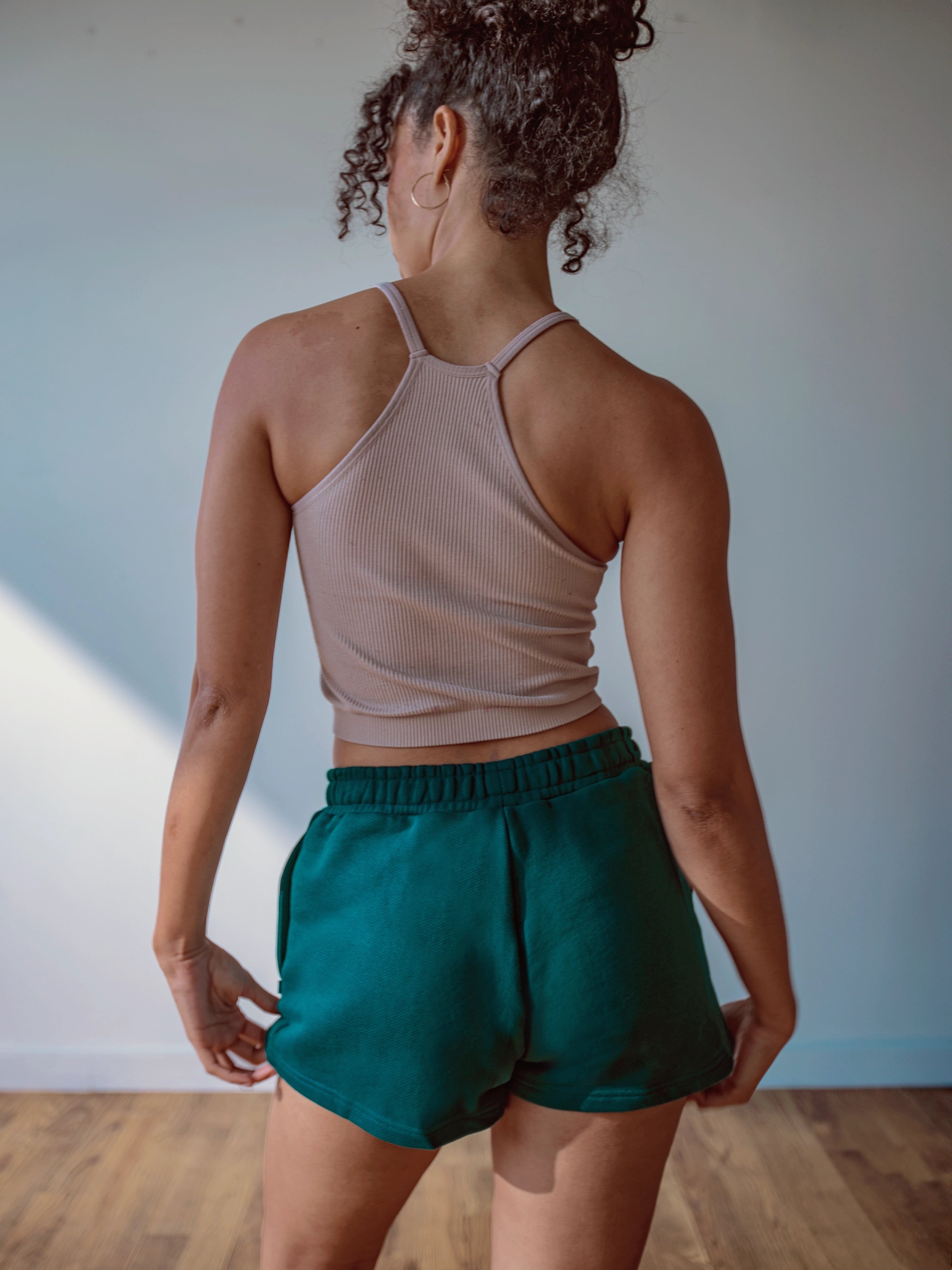 WOMEN'S EUCALYPTUS 2" SHORTS