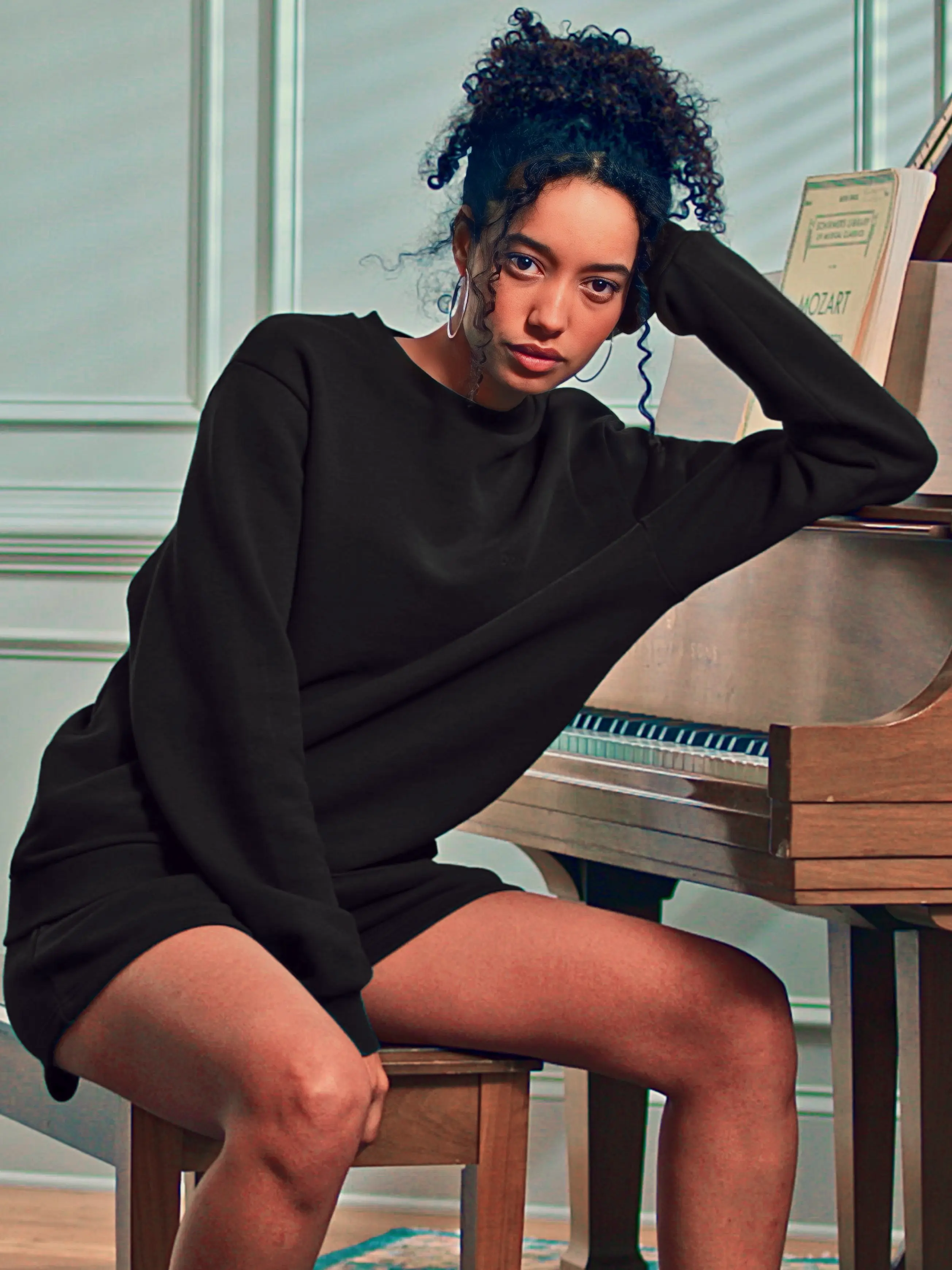 WOMENS OBSIDIAN CREW