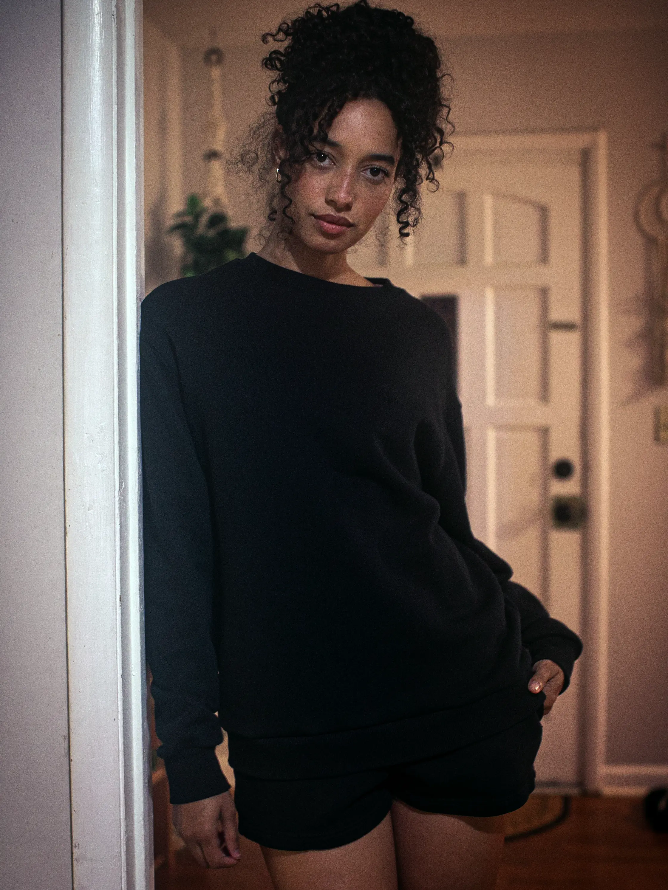 WOMENS OBSIDIAN CREW