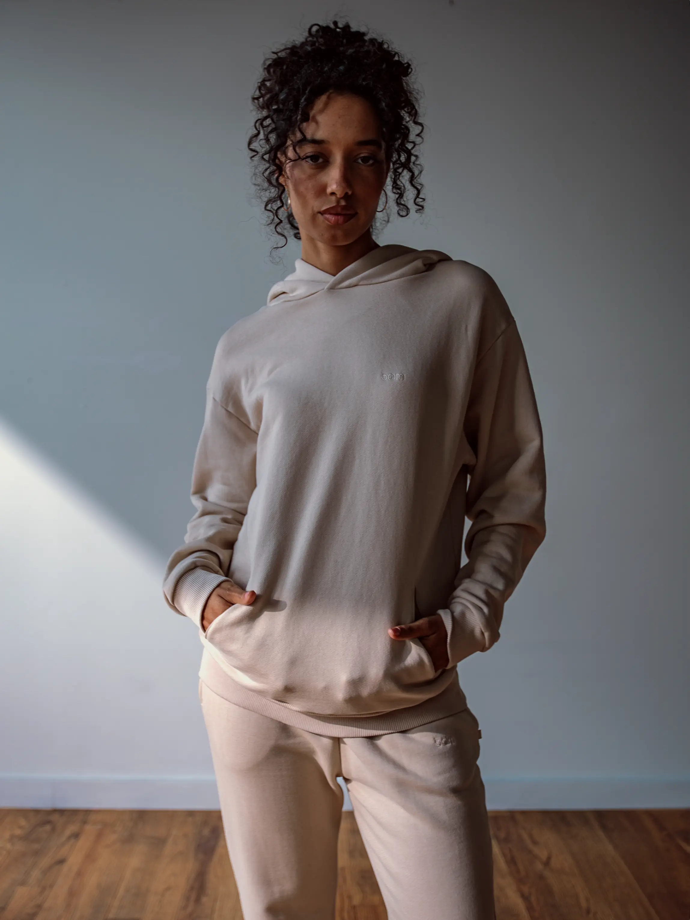 WOMENS SANDSTONE HOODIE