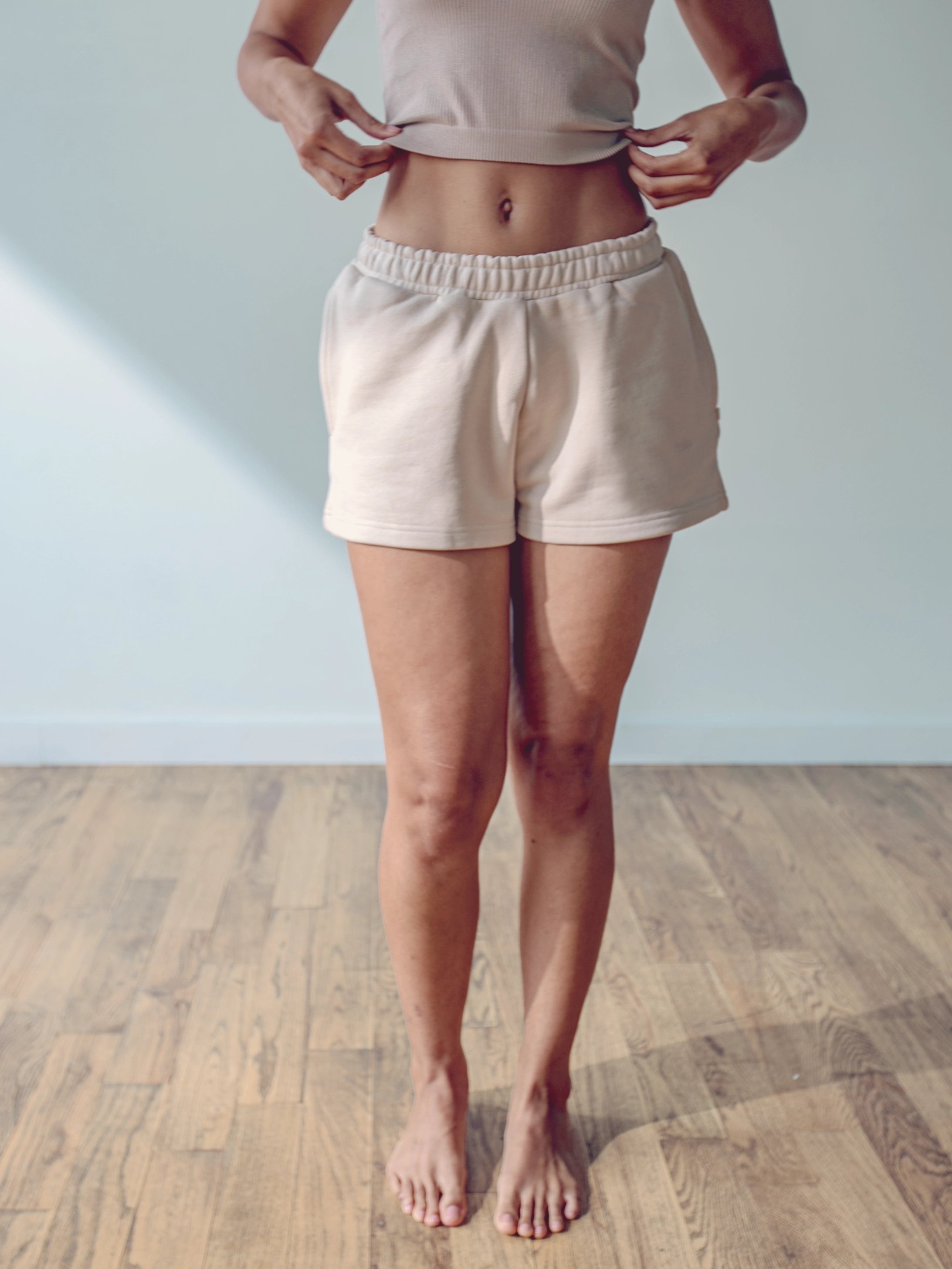 WOMEN'S SANDSTONE 2" SHORTS